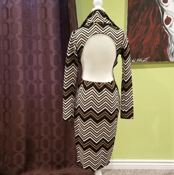 NWOT Form Fitting Chevron Open Front/Backless Dress - Picture 5 of 8
